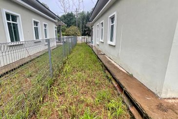 Kampung Sungai Deraka