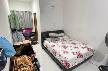 Jalan Kampung Kolam 2