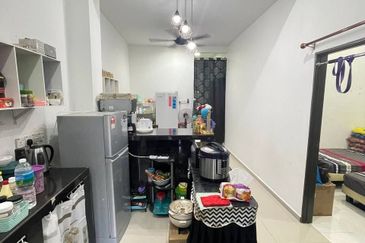 Jalan Kampung Kolam 2