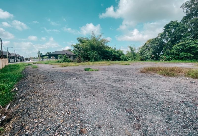 Kampung Padang Midin