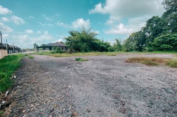 Kampung Padang Midin