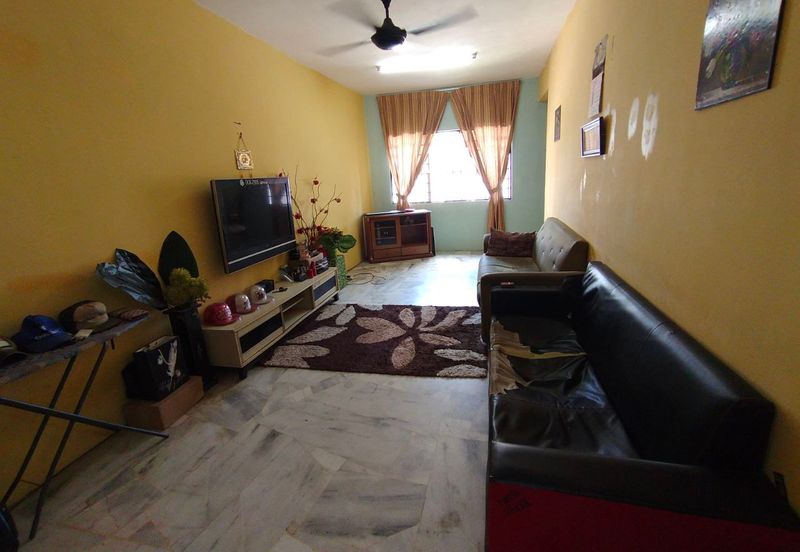 Iris Apartment, Taman Saujana Utama