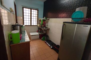 Iris Apartment, Taman Saujana Utama