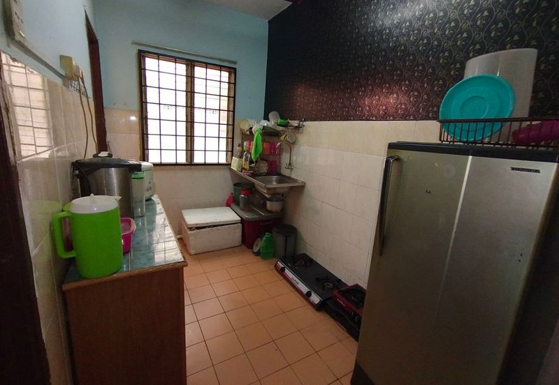 Iris Apartment, Taman Saujana Utama