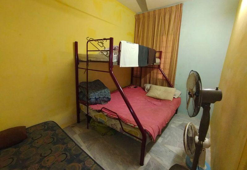 Iris Apartment, Taman Saujana Utama