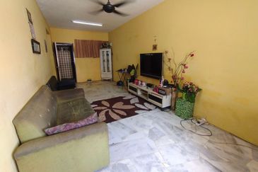 Iris Apartment, Taman Saujana Utama