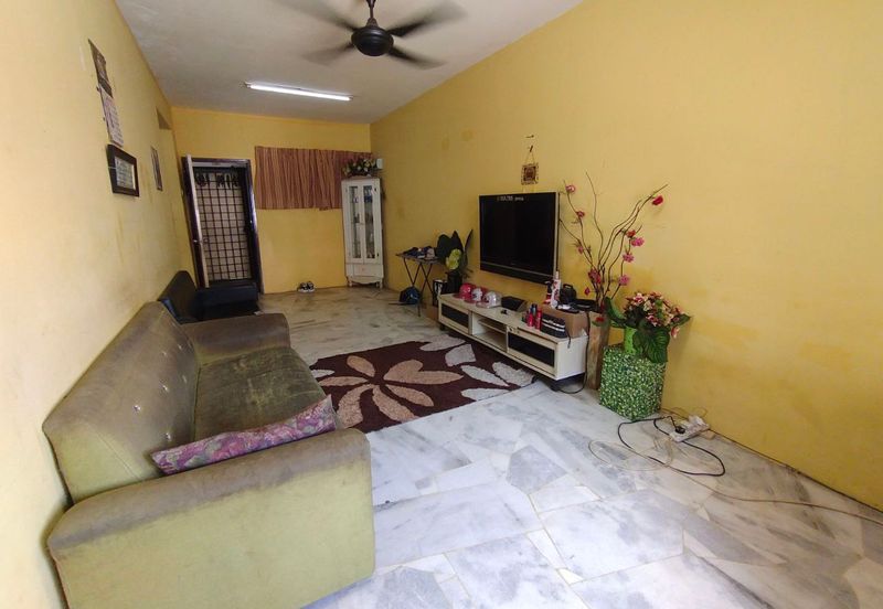 Iris Apartment, Taman Saujana Utama