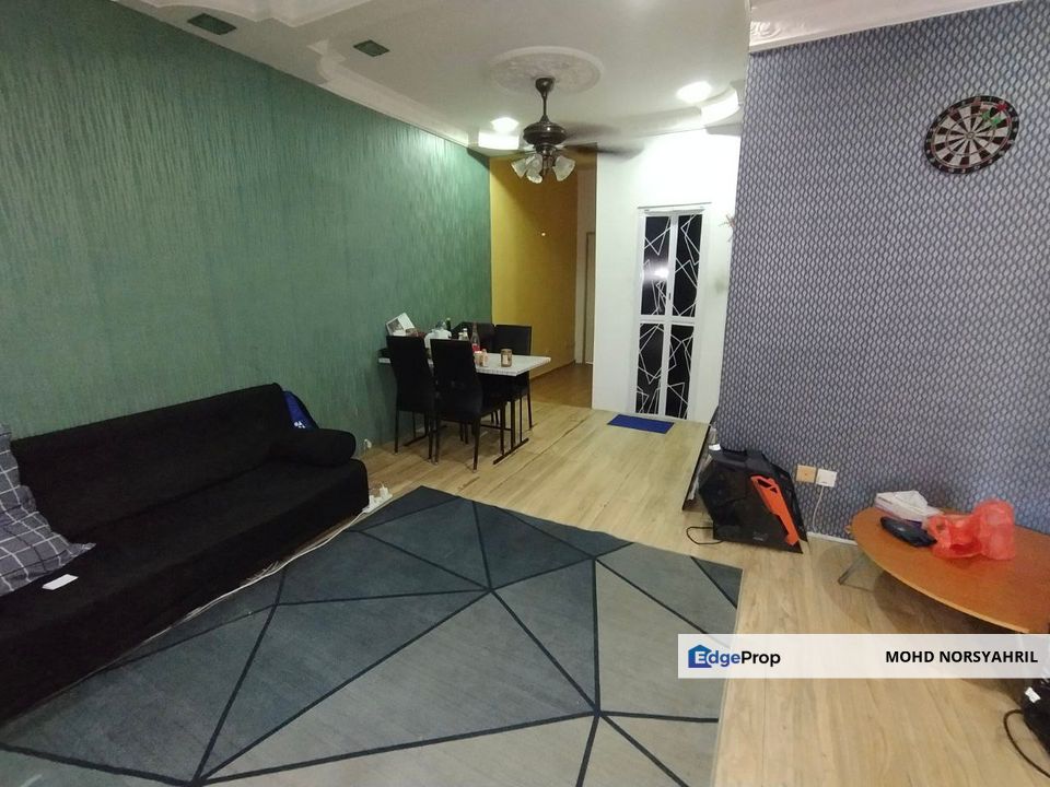 Rumah teres 2 tingkat telah diubahsuai dgn 5 bilik for Sale @RM395,000