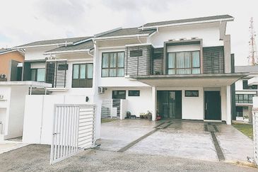 Nice 3 Storey Semi D Aleya Bukit Jelutong,Shah Alam