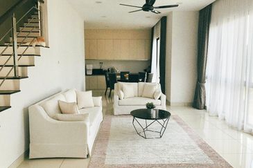 Nice 3 Storey Semi D Aleya Bukit Jelutong,Shah Alam