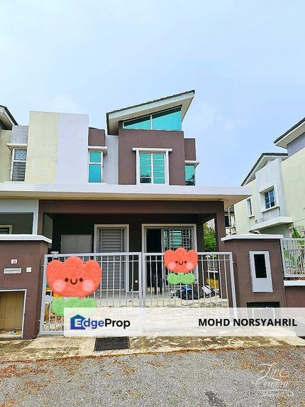 Nice 2 storey semi d near school at  Saujana Utama , Selangor, Sungai Buloh