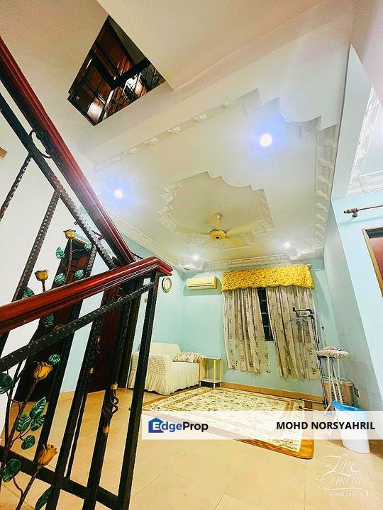 Nice 2.5 storey semi d Dkayangan Shah Alam, Selangor, Shah Alam