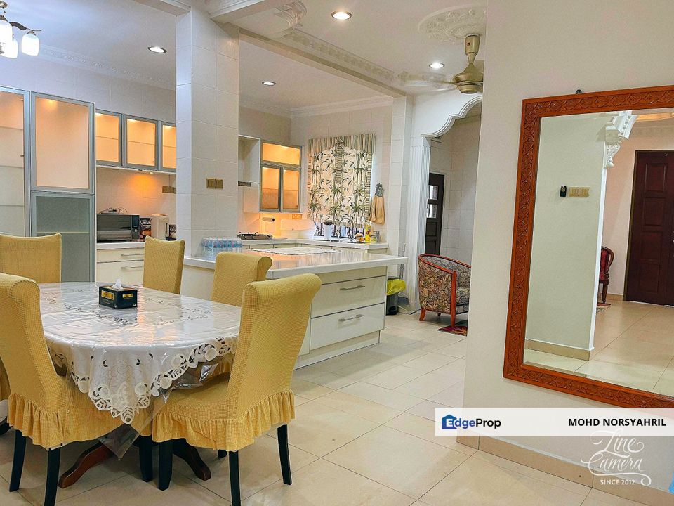 Nice 2.5 storey semi d Dkayangan Shah Alam, Selangor, Shah Alam