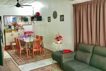 Rose Apartment, Taman Saujana Utama