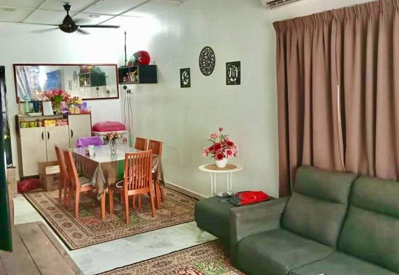 Rose Apartment, Taman Saujana Utama