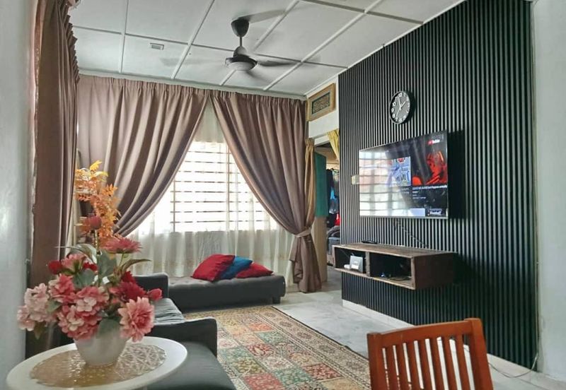 Rose Apartment, Taman Saujana Utama