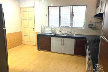 Jalan Spektrum U16 @ Taman Bukit Subang