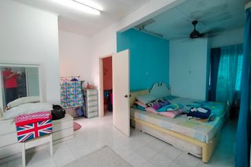 Persiaran Puncak Alam 1 