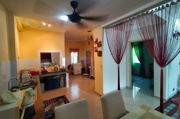 Persiaran Puncak Alam 1 