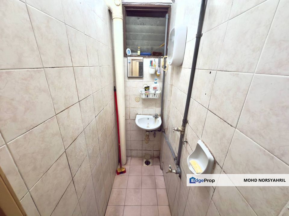 FOR SALE : Flat PKNS Seksyen 7 Shah Alam . ========, Selangor, Shah Alam