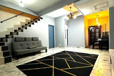 Persiaran Puncak Alam 1 