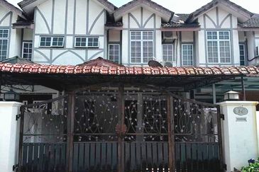 Persiaran Puncak Alam 1 