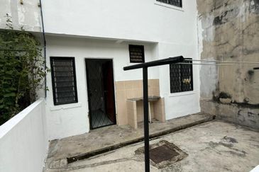 Persiaran Puncak Alam 1 