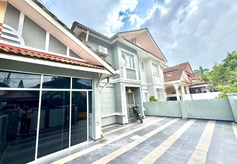 Persiaran Puncak Alam 6 