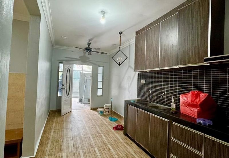 Persiaran Puncak Alam 6 