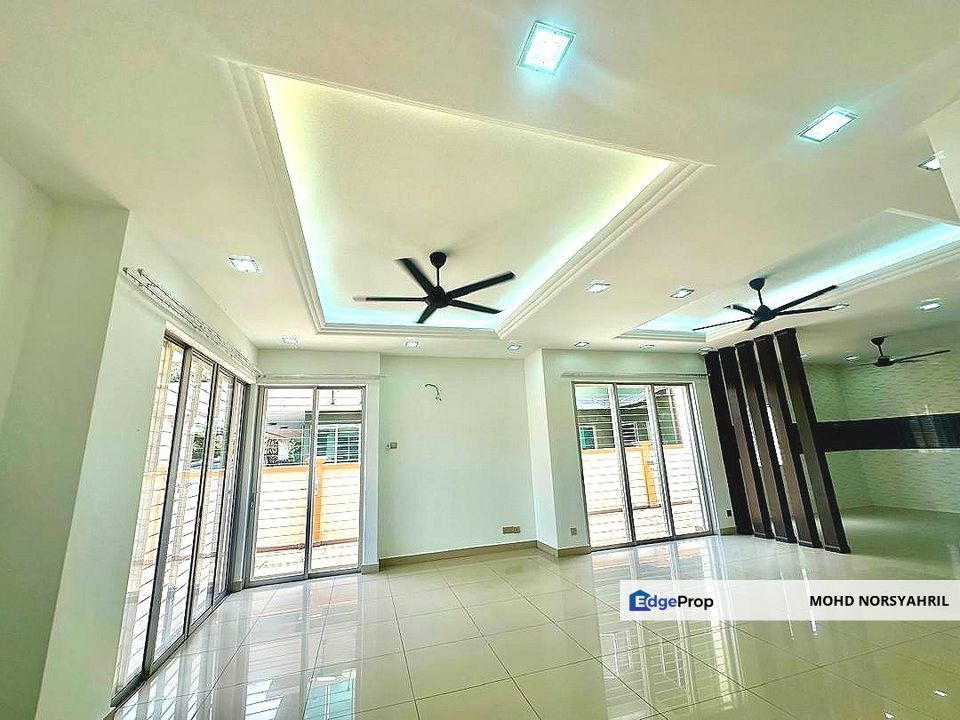 Double Storey Semi Detached Bandar Country Homes Rawang , Selangor, Rawang