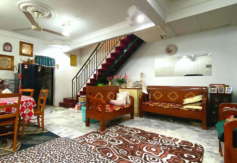 Nice renovated 2 storey terrace Sunway