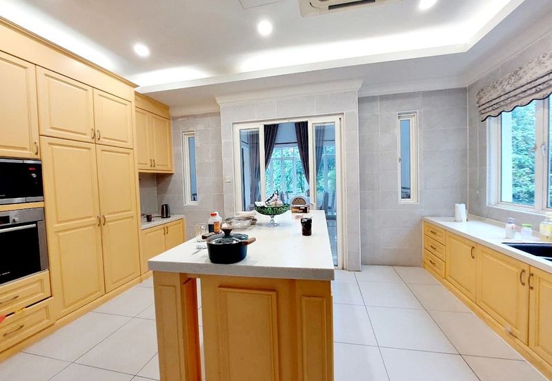 Nice big and elegant Banglo Bukit Jelutong Shah Alam