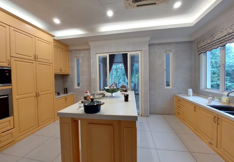 Nice big and elegant Banglo Bukit Jelutong Shah Alam