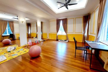 Nice big and elegant Banglo Bukit Jelutong Shah Alam