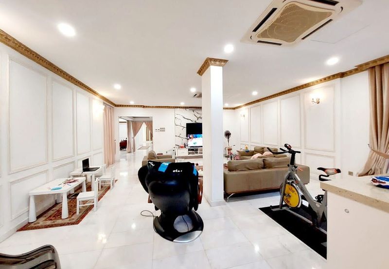 Nice big and elegant Banglo Bukit Jelutong Shah Alam