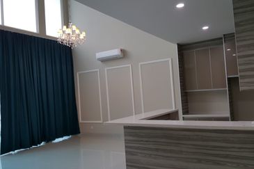 Nice Lagenda Waterfront 2 storey Terrace Bukit Jelutong