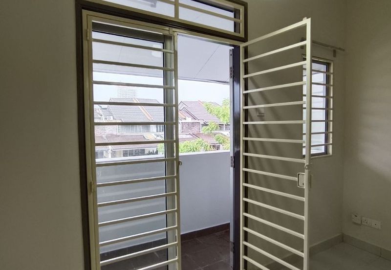 AYU PRIMA TERES 2 TINGKAT,  SETIA ALAM