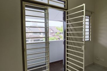 AYU PRIMA TERES 2 TINGKAT,  SETIA ALAM