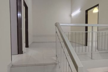 AYU PRIMA TERES 2 TINGKAT,  SETIA ALAM