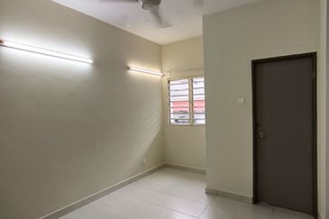 AYU PRIMA TERES 2 TINGKAT,  SETIA ALAM