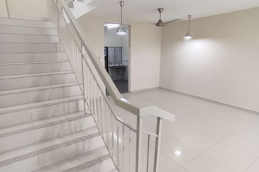 AYU PRIMA TERES 2 TINGKAT,  SETIA ALAM