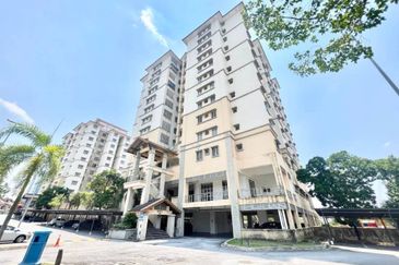 SEKSYEN 7 , SHAH ALAM - Condominium Kristal