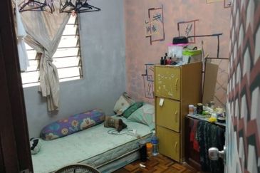 Rumah Pangsa Kayu Ara