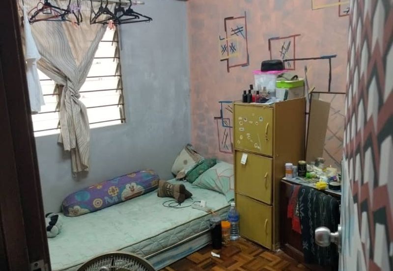 Rumah Pangsa Kayu Ara