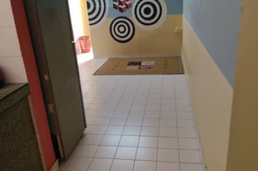 Rumah Pangsa Kayu Ara