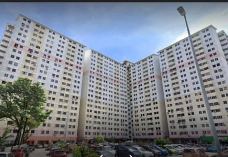 Rumah Pangsa Kayu Ara