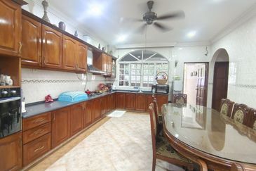 SEKSYEN 8, KOTA DAMANSARA - 2 Sty  Bungalow 