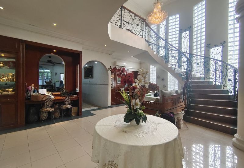 SEKSYEN 8, KOTA DAMANSARA - 2 Sty  Bungalow 