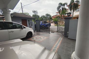 SEKSYEN 8, KOTA DAMANSARA - 2 Sty  Bungalow 