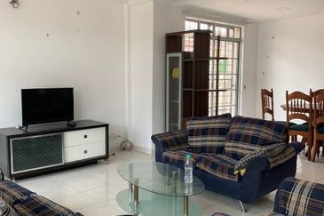 PUNCAK ALAM - 1.5 Storey Semi-D House 